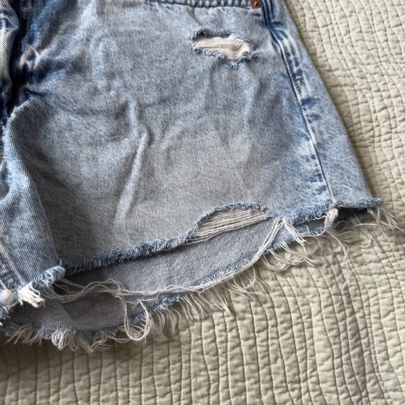 Gap Blue Jean Low Stride Short Denim Distressed Raw Hem Light Wash Size 12 - Picture 3 of 7
